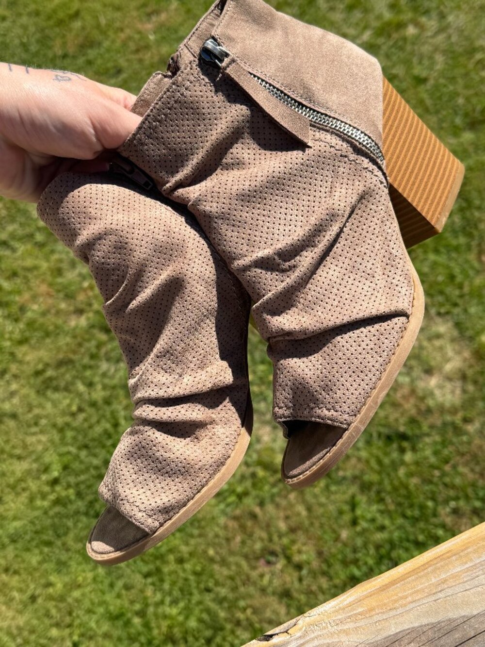 Taupe Peep Toe Booties Boho Coquette Festival Western Chic Heels sz 7.5 3453